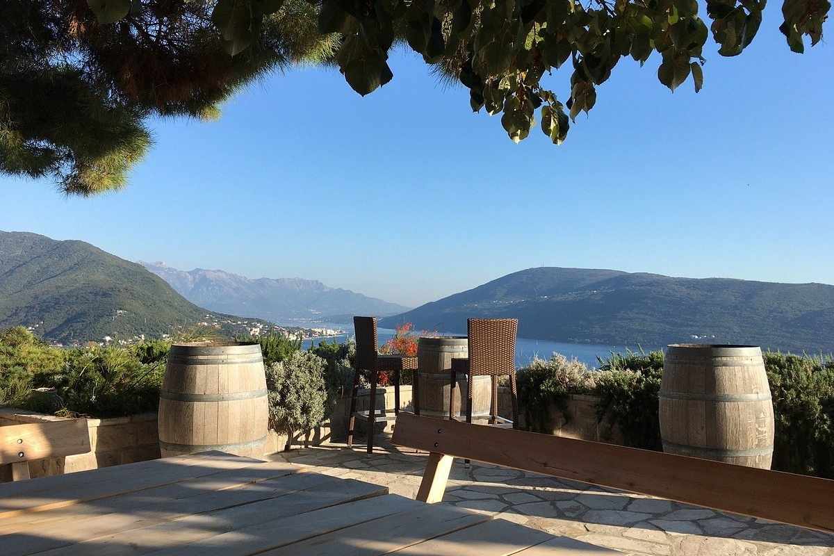 Savina winery with panoramic coastal views in Herceg Novi