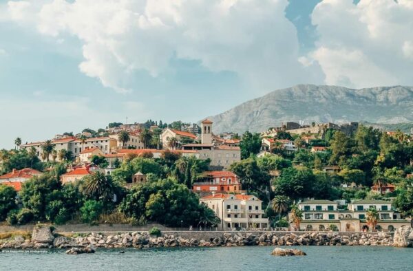 The Town of Six Empires: Wine and Heritage Tour - Image 2