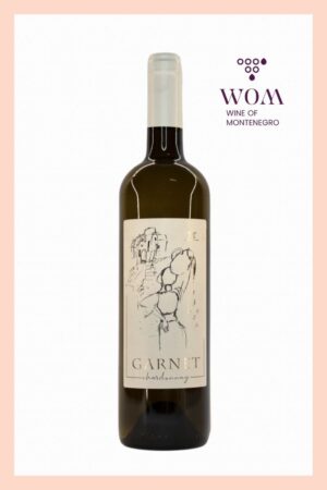 Garnet Chardonnay 2023 – dry white wine with aromas of green apple and peach. Light golden color with greenish hues, moderate acidity, and a refreshing taste. Pairs beautifully with grilled seafood, oysters, light pasta dishes, and fresh summer salads with citrus dressing