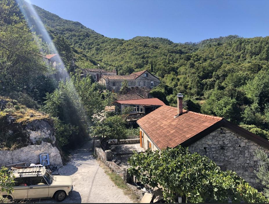 Garnet winery tasting in Montenegro