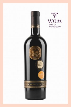 Keković Kratošija 0.75L – vibrant red wine with aromas of black cherry and forest fruits. Full-bodied, juicy, and harmonious with soft tannins and a long, fruity finish. Excellent with grilled meats and roasted vegetables.