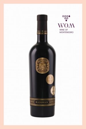 Keković Radovan 0.75L – blend of Vranac and Cabernet Sauvignon. Deep red color with aromas of black fruits, dark chocolate, and spices. Bold, complex, and perfectly balanced. Ideal with roasted meats and rich sauces.