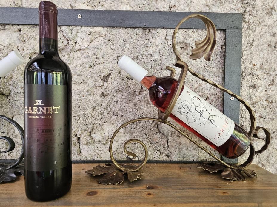 Wine tasting at Garnet winery
