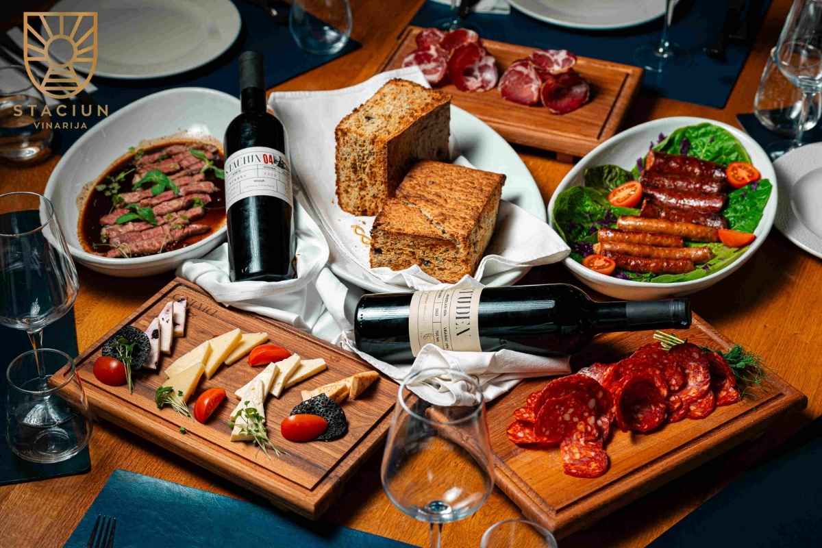 Wine tasting experience at Staciun winery
