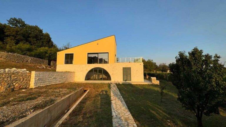 Traditional winery house in the vineyards – Istina Ivanović
