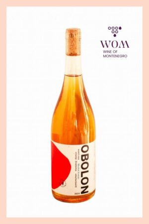 Dračevica Obolon – amber/orange wine from Dračevica Winery, made from Muskat Krokana. Unique, aromatic, with notes of dried fruit, spice, and gentle tannins. Ideal with light fare, cheese, and Mediterranean cuisine.